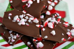 Easy Chocolate Peppermint Bark Recipe