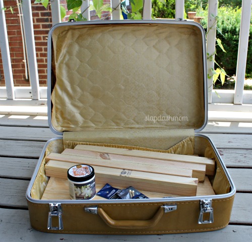 suit case table