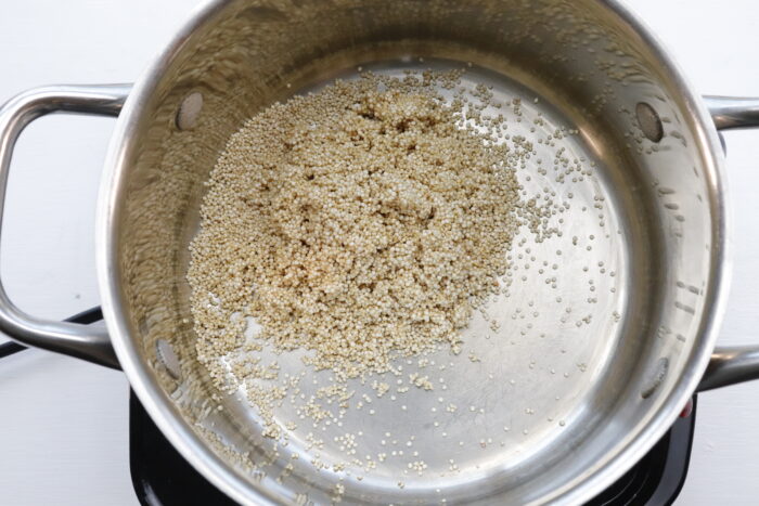 Quinoa in water to boil 