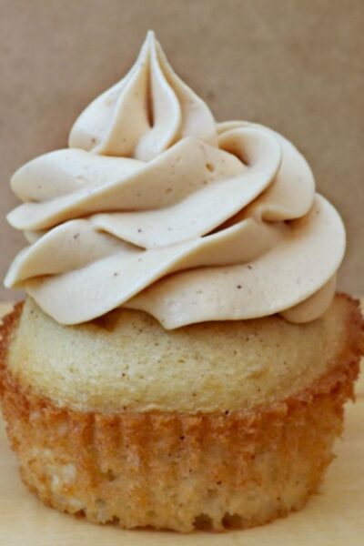 Cinnamon Roll Cupcake