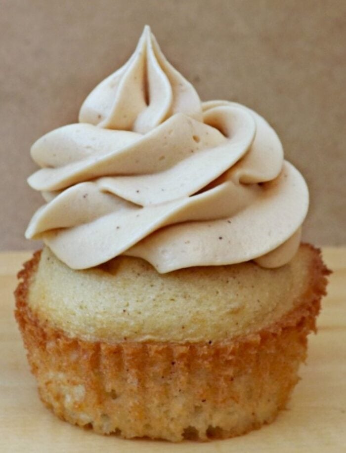 Cinnamon Roll Cupcake