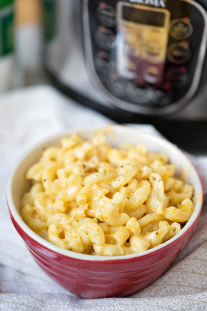 Macaroni and Cheese as an Instant Pot thanksgiving side in a red bowl