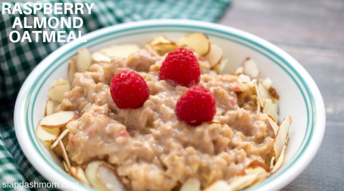 RASPBERRY ALMOND OATMEAL