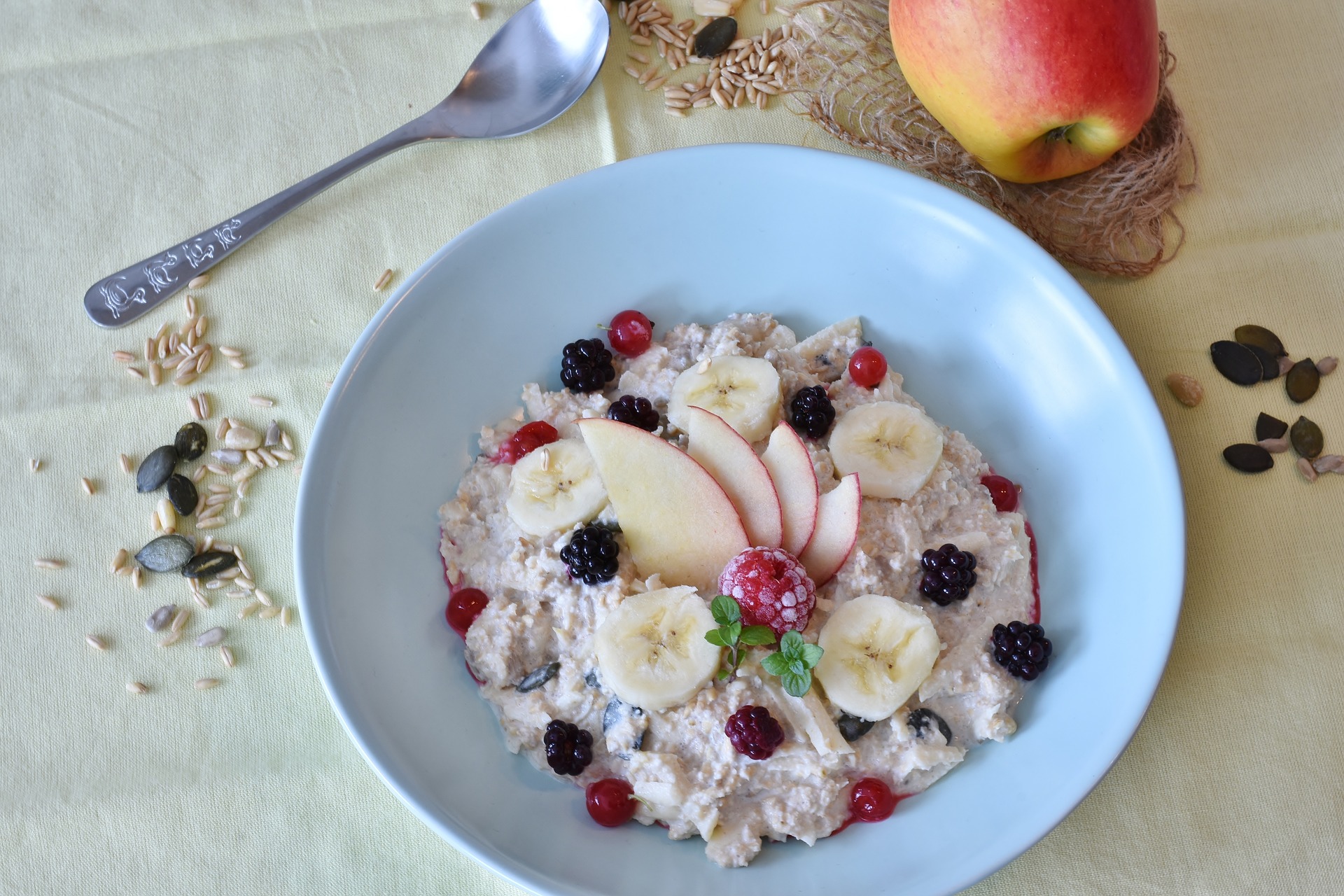 Raspberry Almond Oatmeal