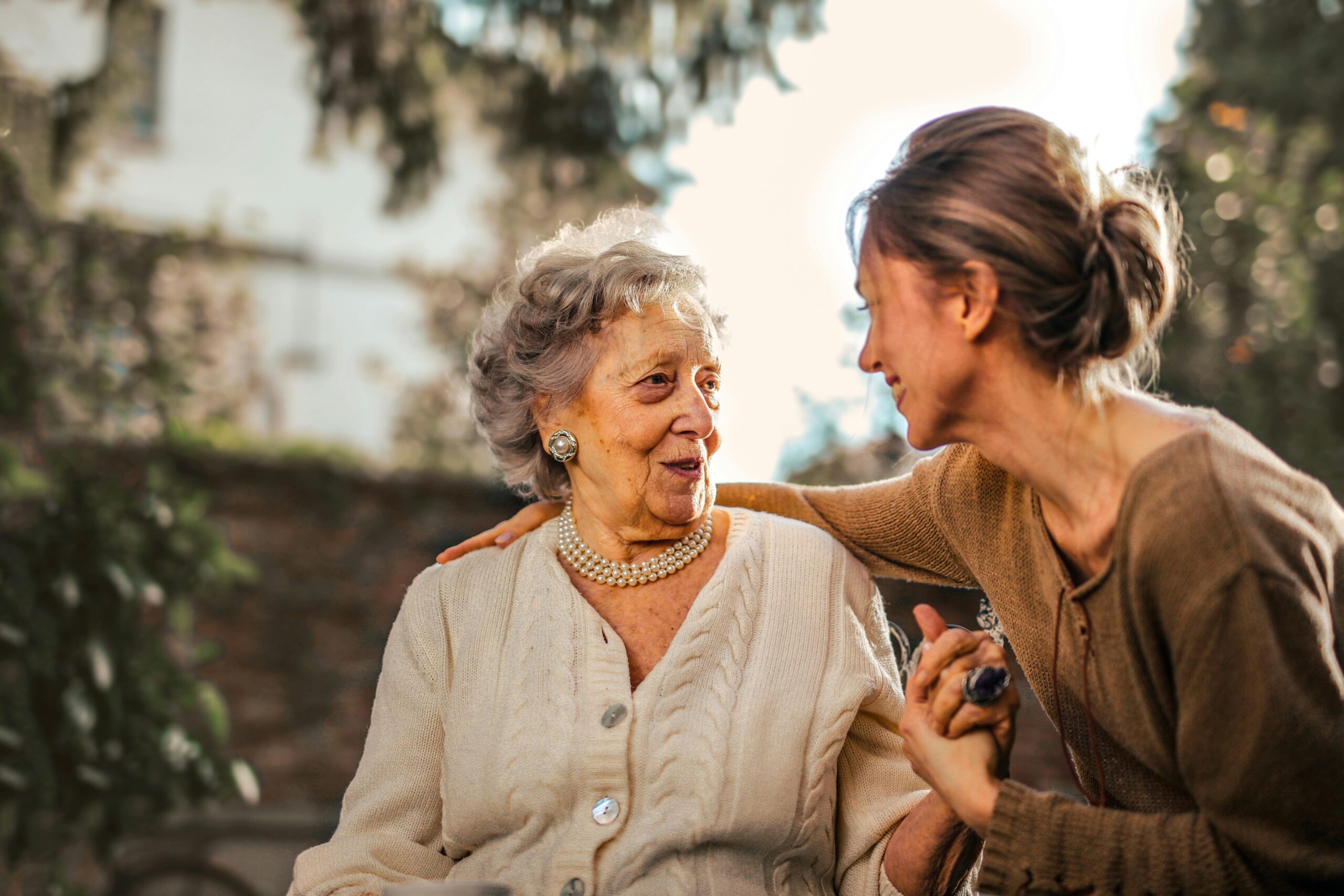 Living with Dementia: Top 6 Daily Habits to Support Senior Health and Wellness