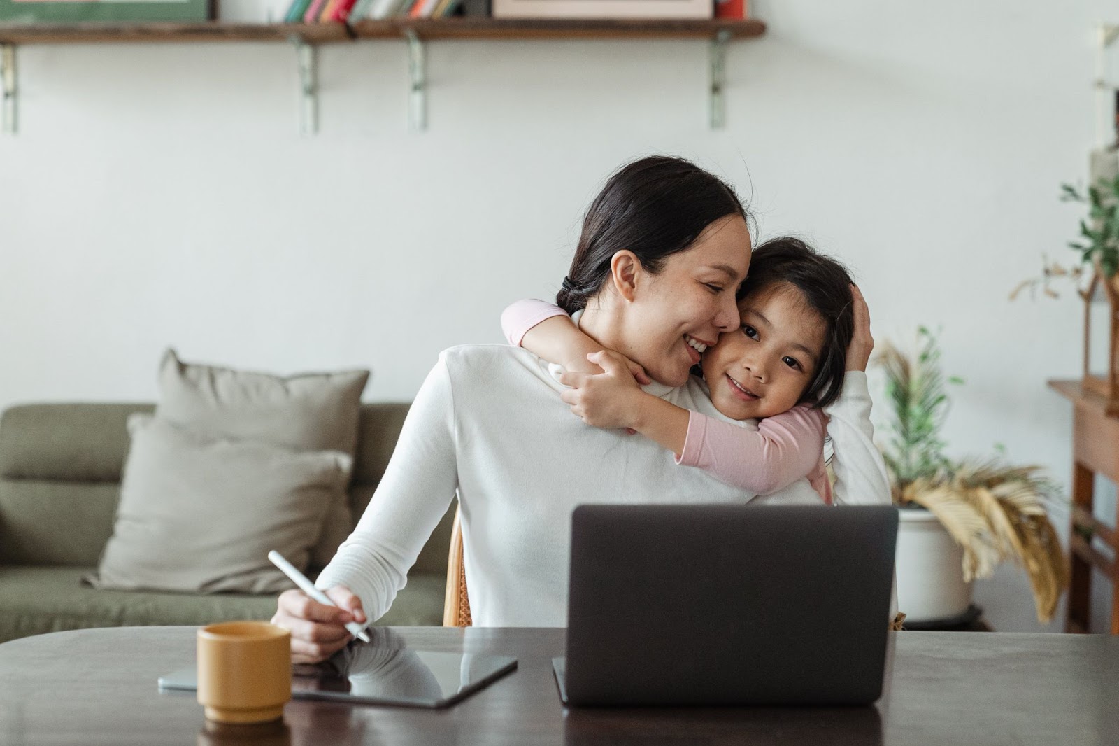 Mastering Your Finances: Essential Tools for the Modern Working Mom