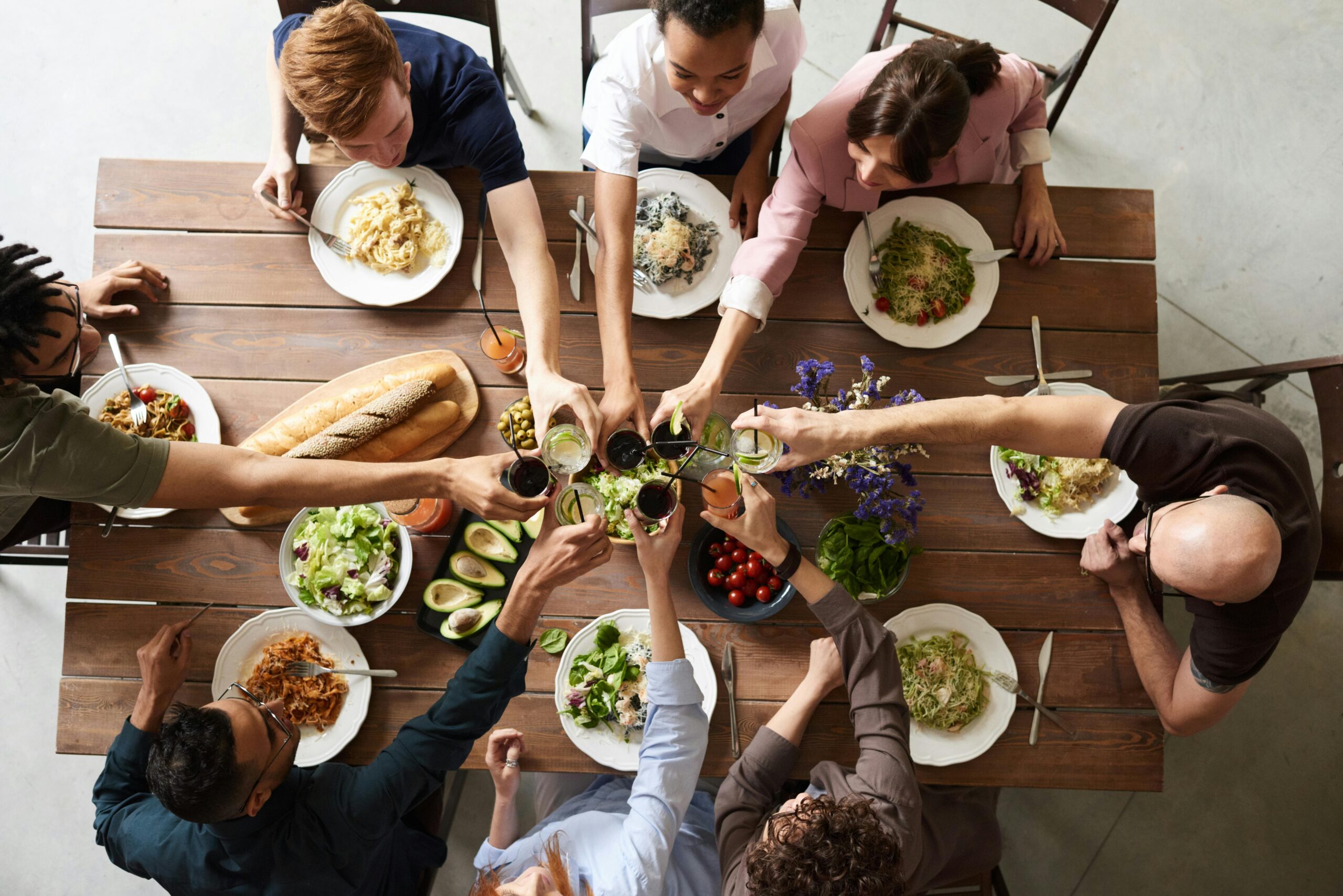 How to Host a Stress-Free Dinner Party at Home